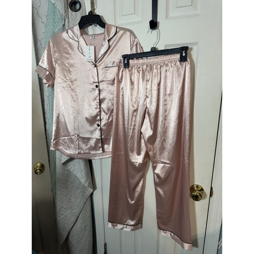 NWT Swomog Black and Pink Satin Look Pajama Set Short Sleeve Top Pants Small